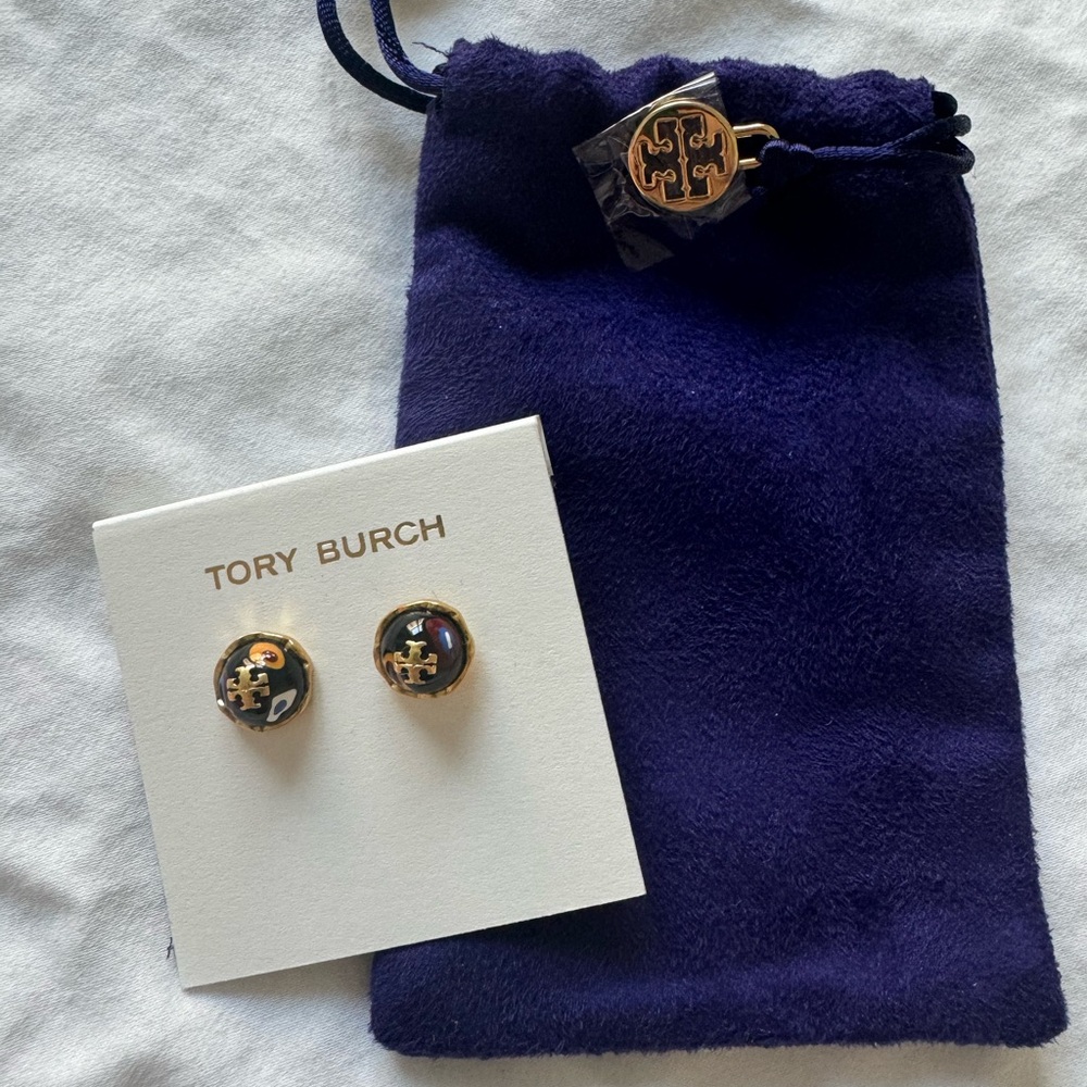 Tory Burch stud earrings NWT